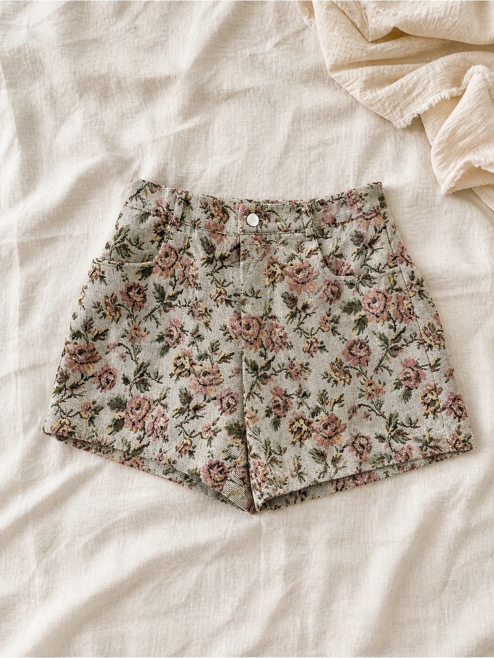 Floral High Waisted Shorts Size M (6) Vintage Style Thick Fabric Cottagecore